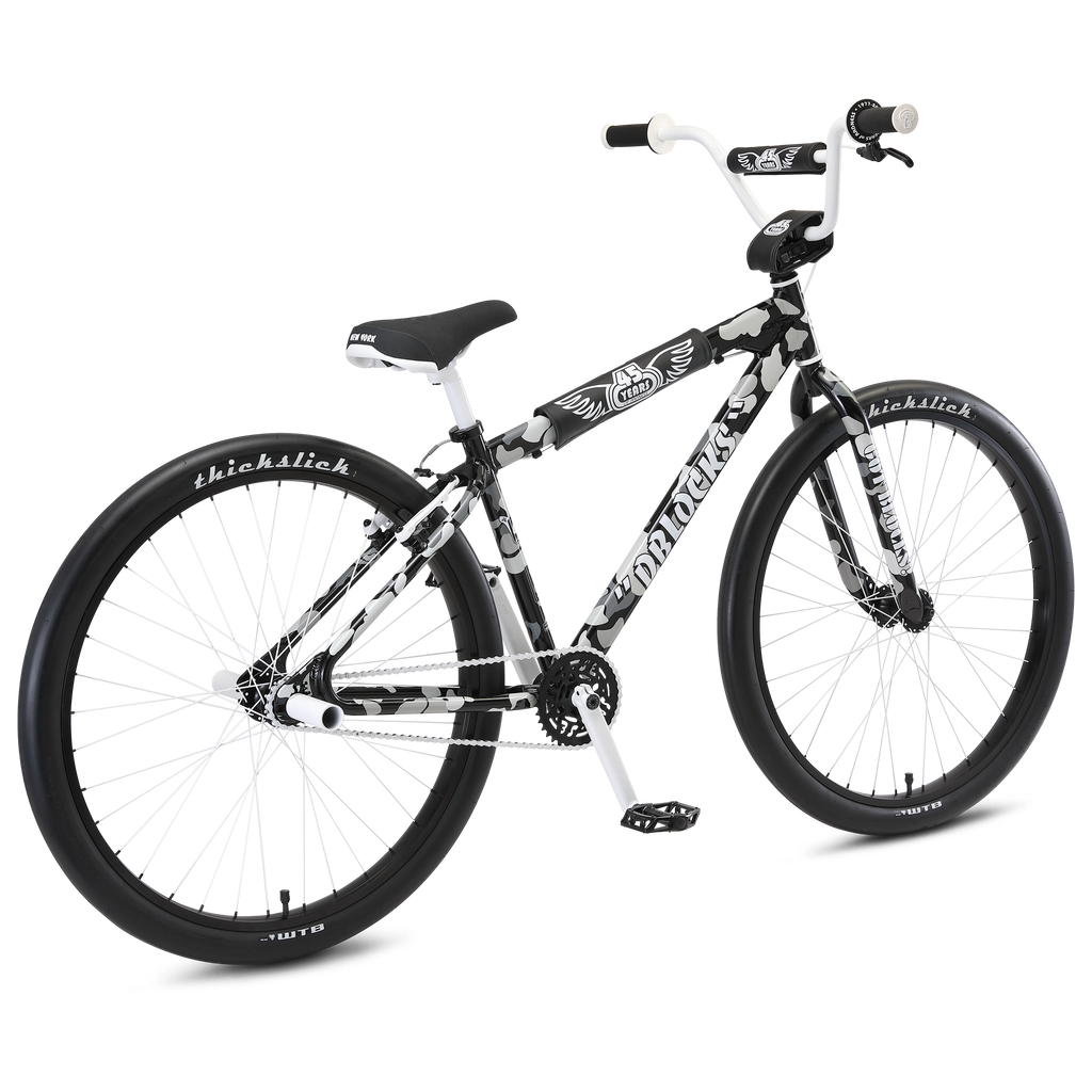 D outlet blocks flyer